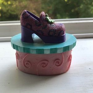 Shoe jewelry holder